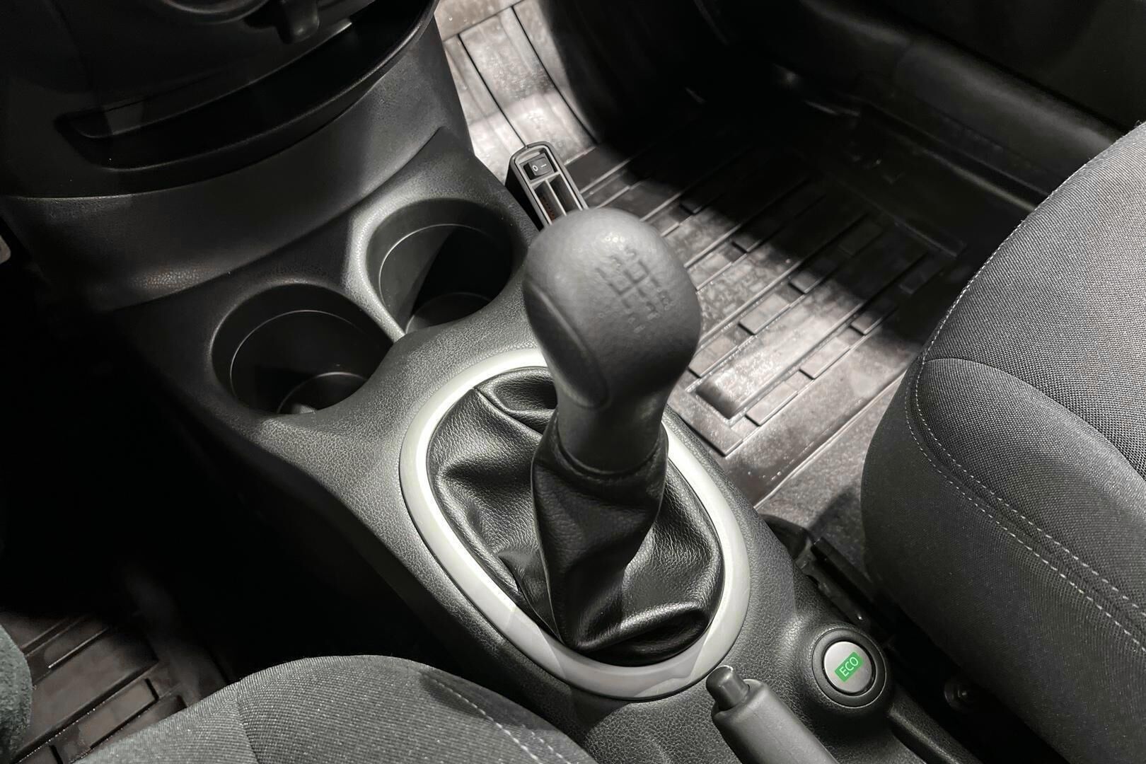 Nissan Note iso kuva 17