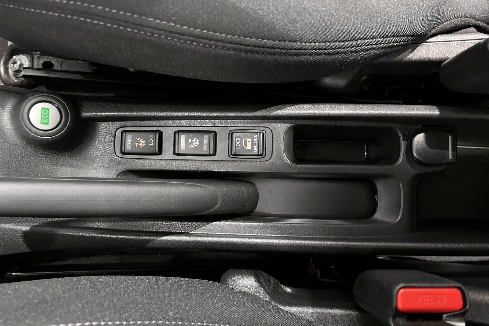 Nissan Note iso kuva 19