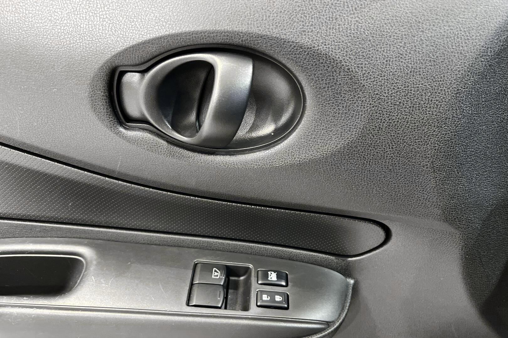 Nissan Note iso kuva 23