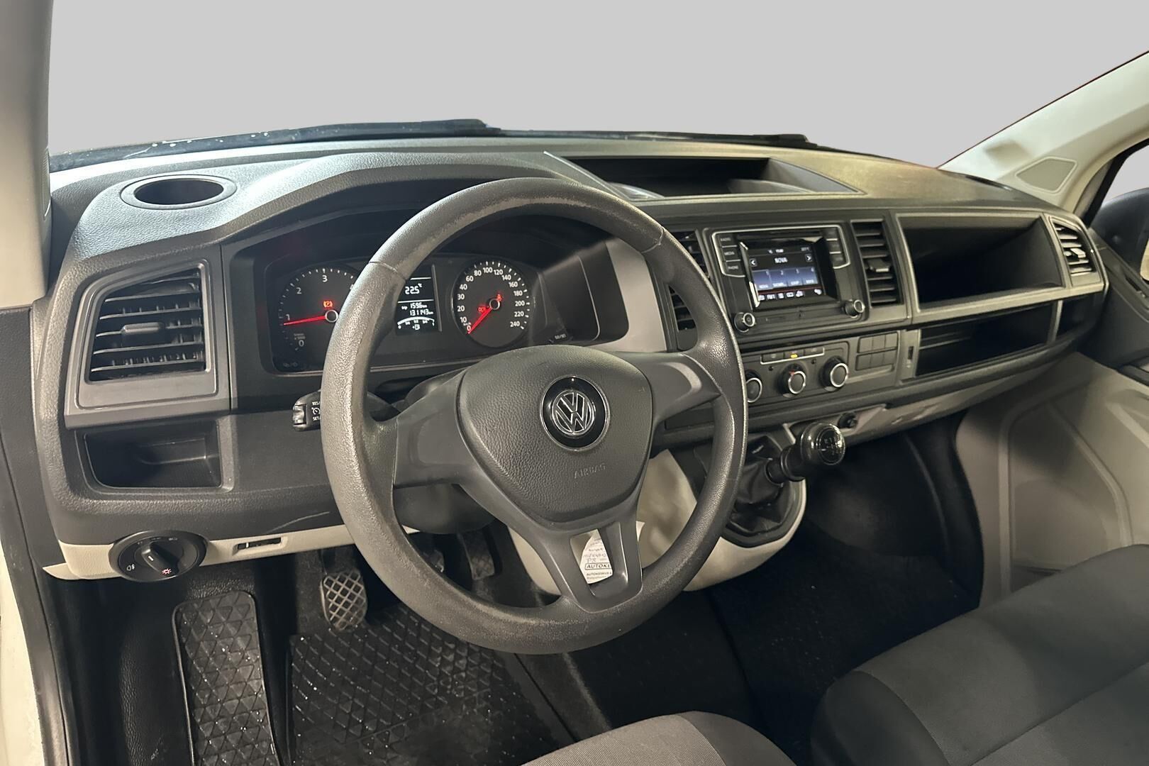 Volkswagen Transporter iso kuva 11