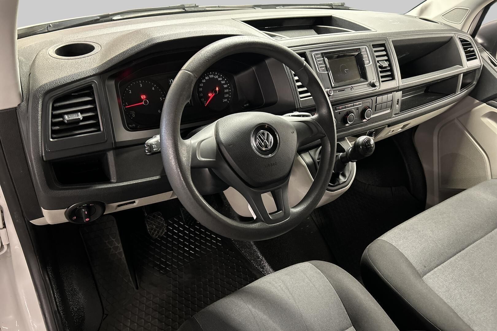 Volkswagen Transporter iso kuva 11