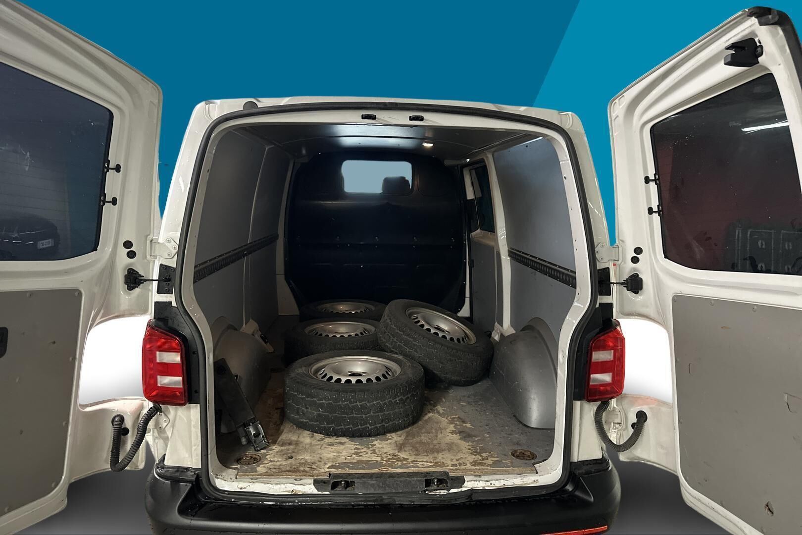 Volkswagen Transporter iso kuva 20