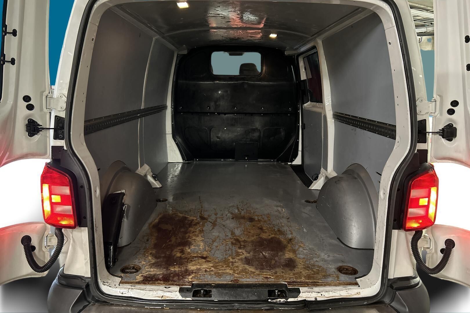Volkswagen Transporter iso kuva 12
