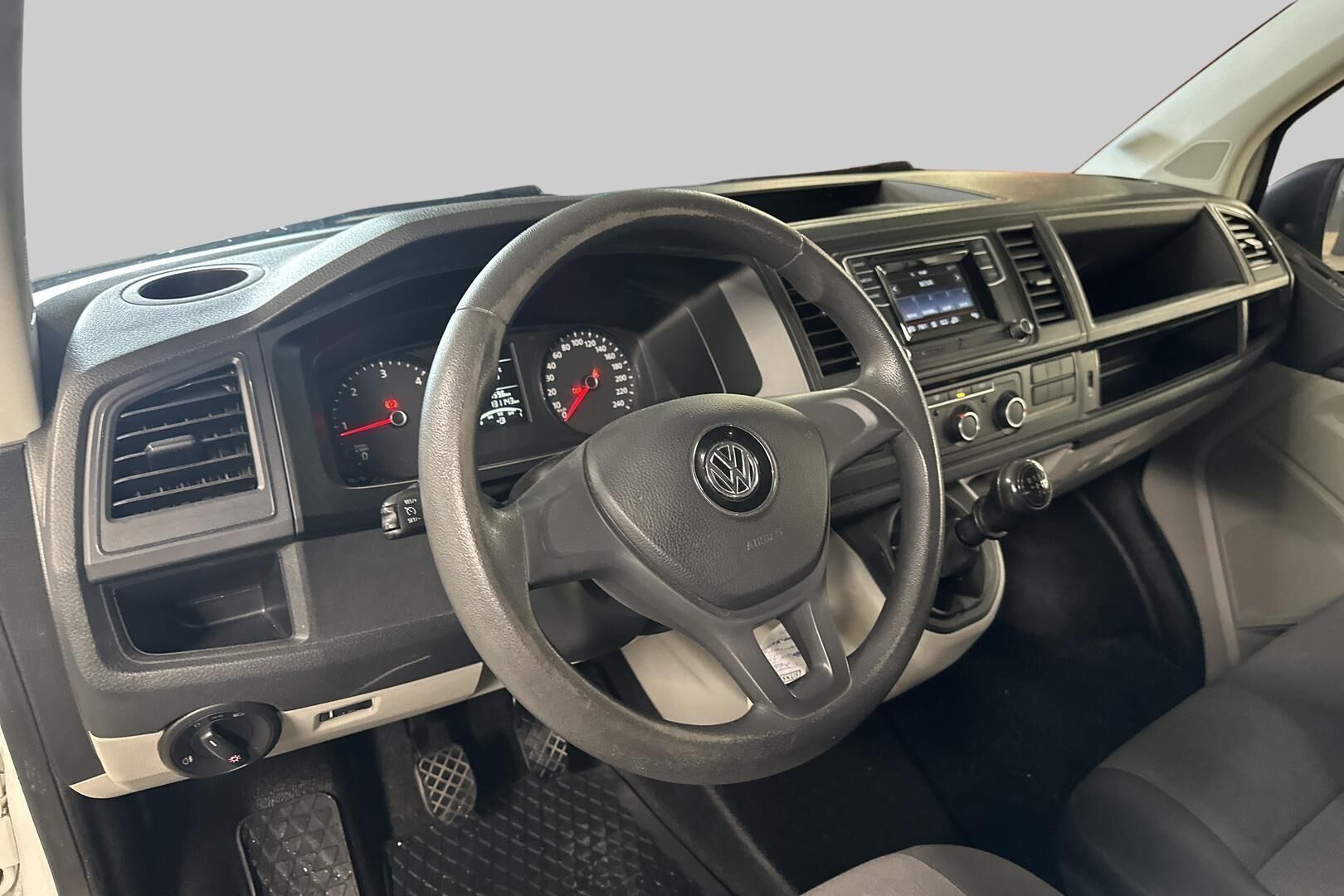 Volkswagen Transporter iso kuva 13