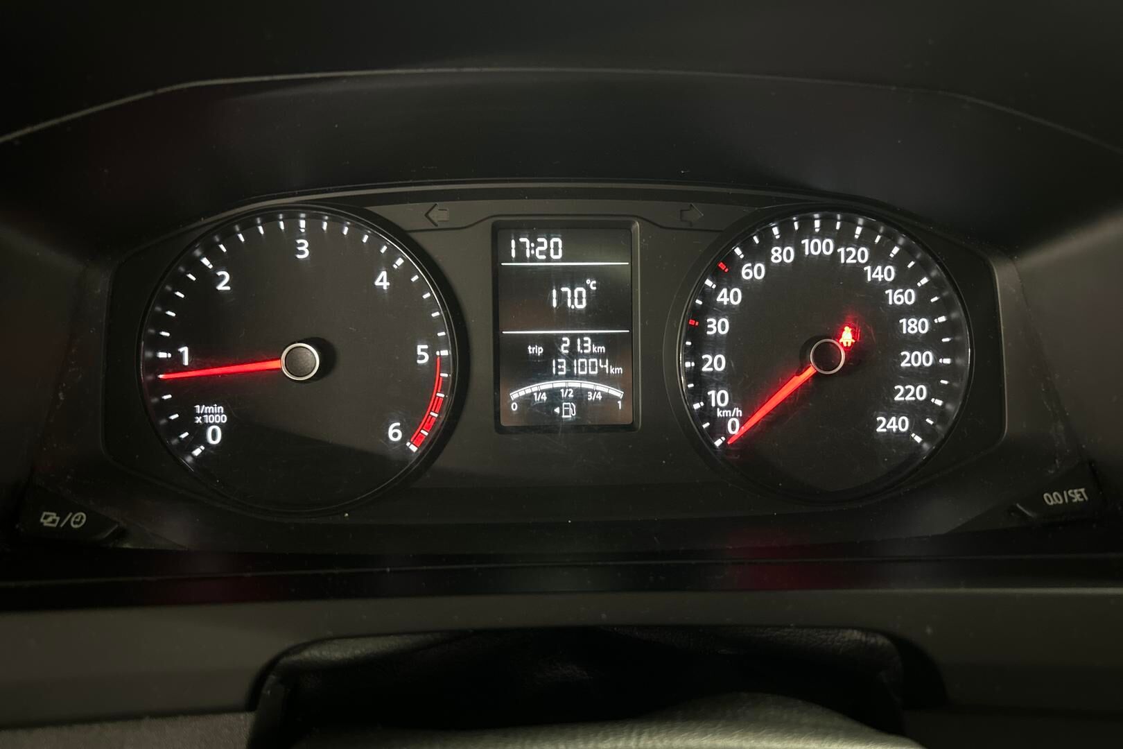 Volkswagen Transporter iso kuva 15