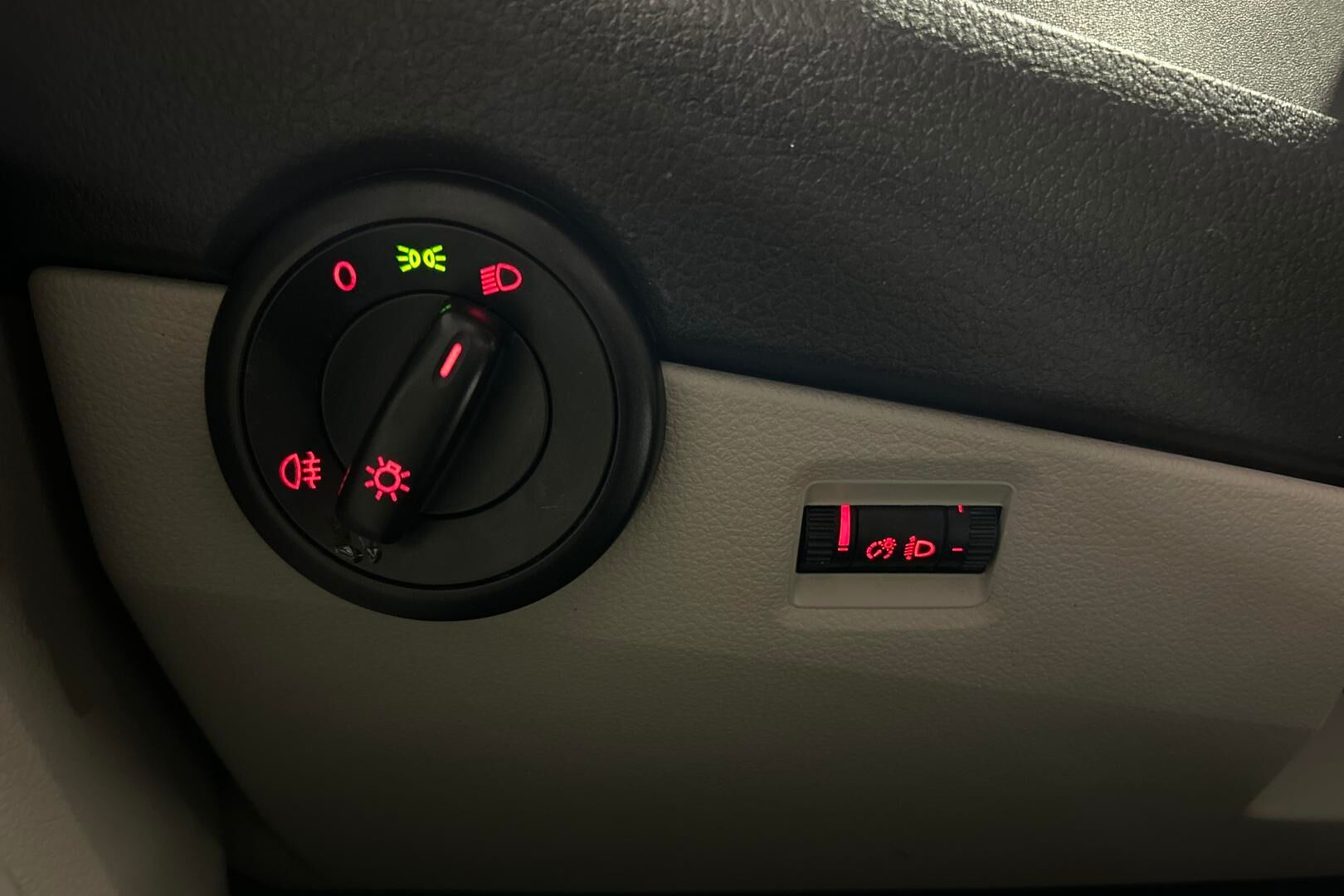 Volkswagen Transporter iso kuva 18