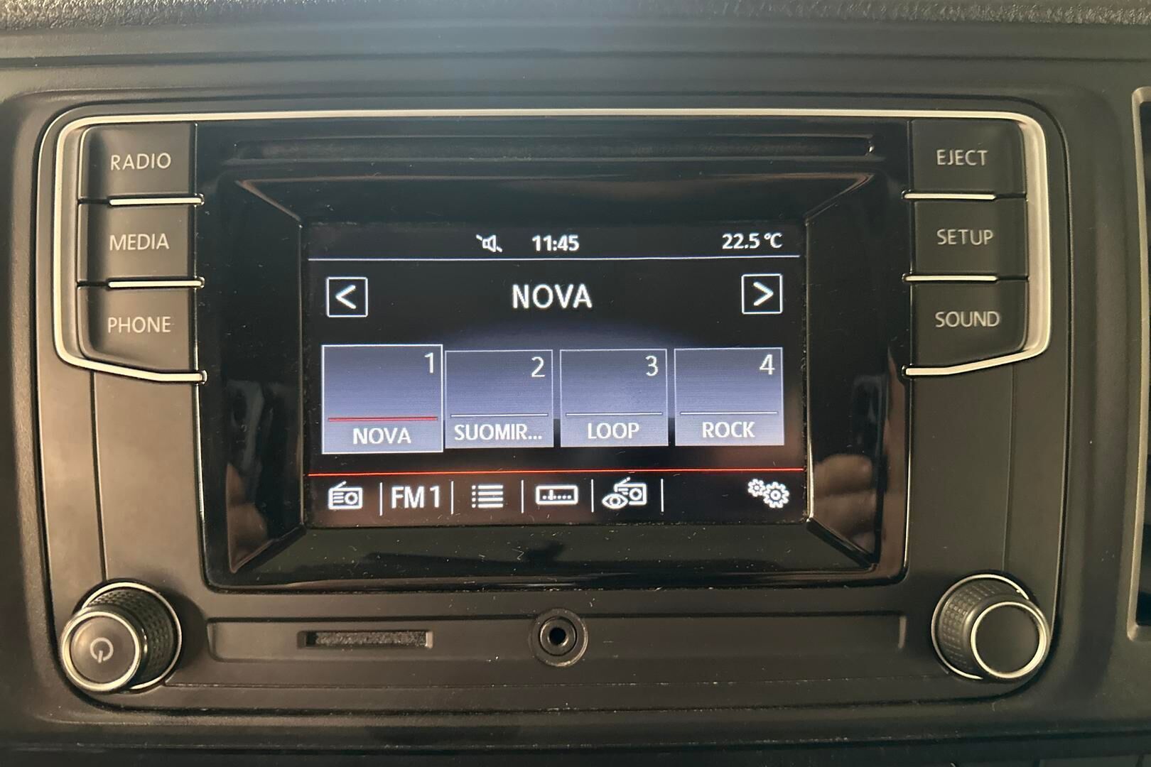 Volkswagen Transporter iso kuva 15
