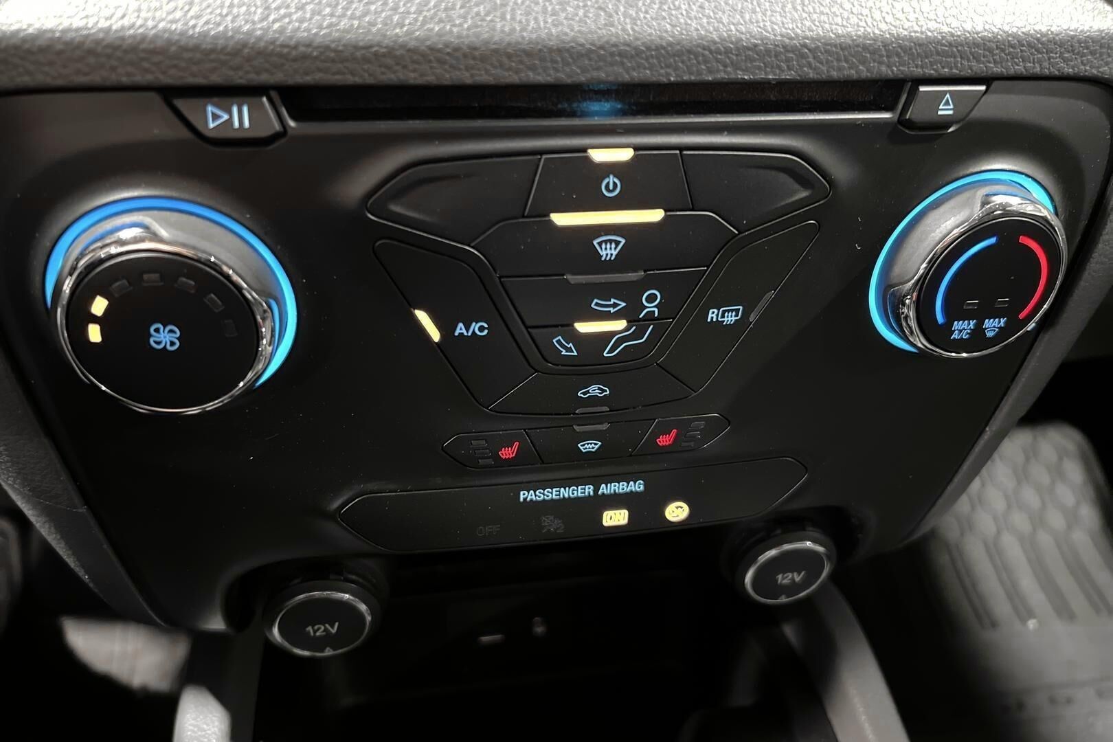 Ford Ranger iso kuva 19