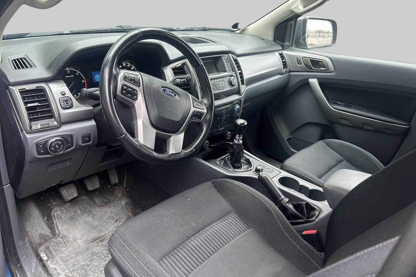 Ford Ranger iso kuva 2