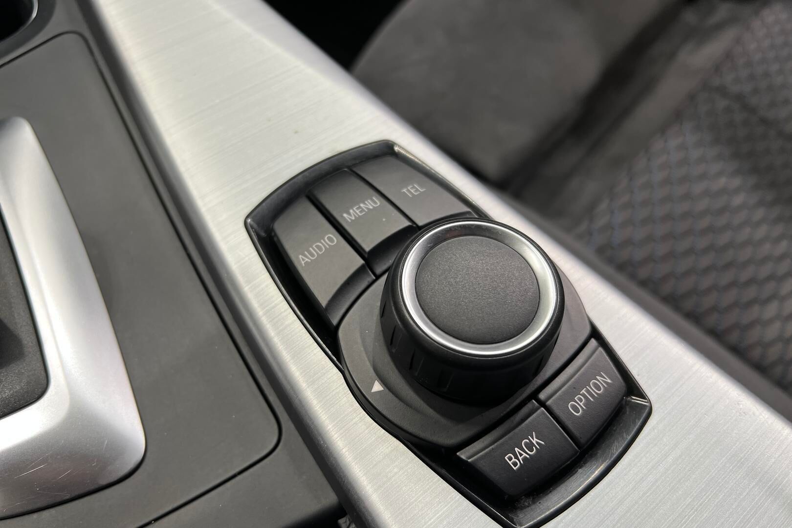 BMW 3-SARJA iso kuva 18