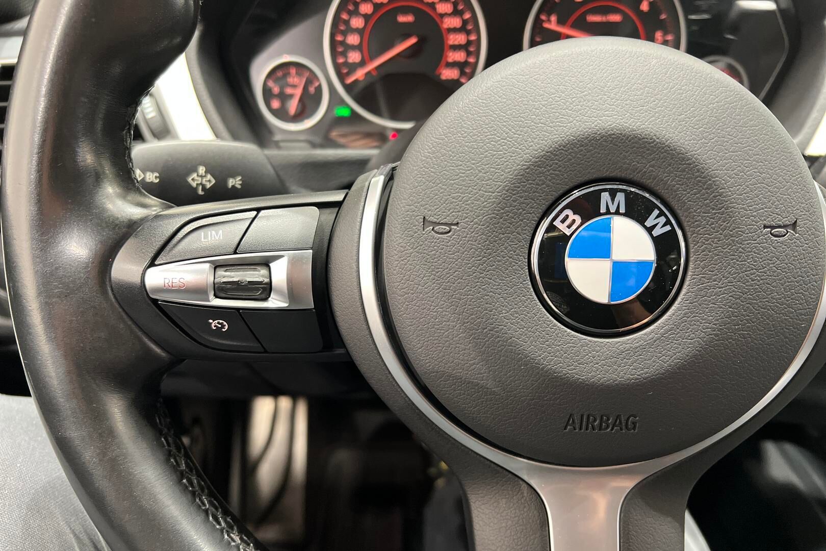 BMW 3-SARJA iso kuva 21