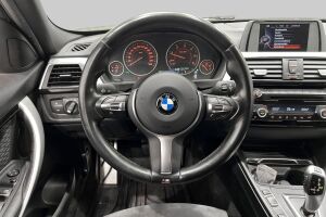 BMW 3-SARJA esikatselu 25