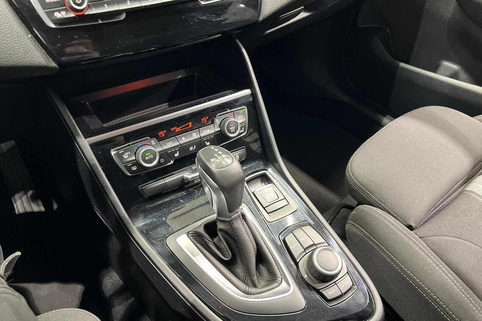 BMW 2-SARJA iso kuva 18