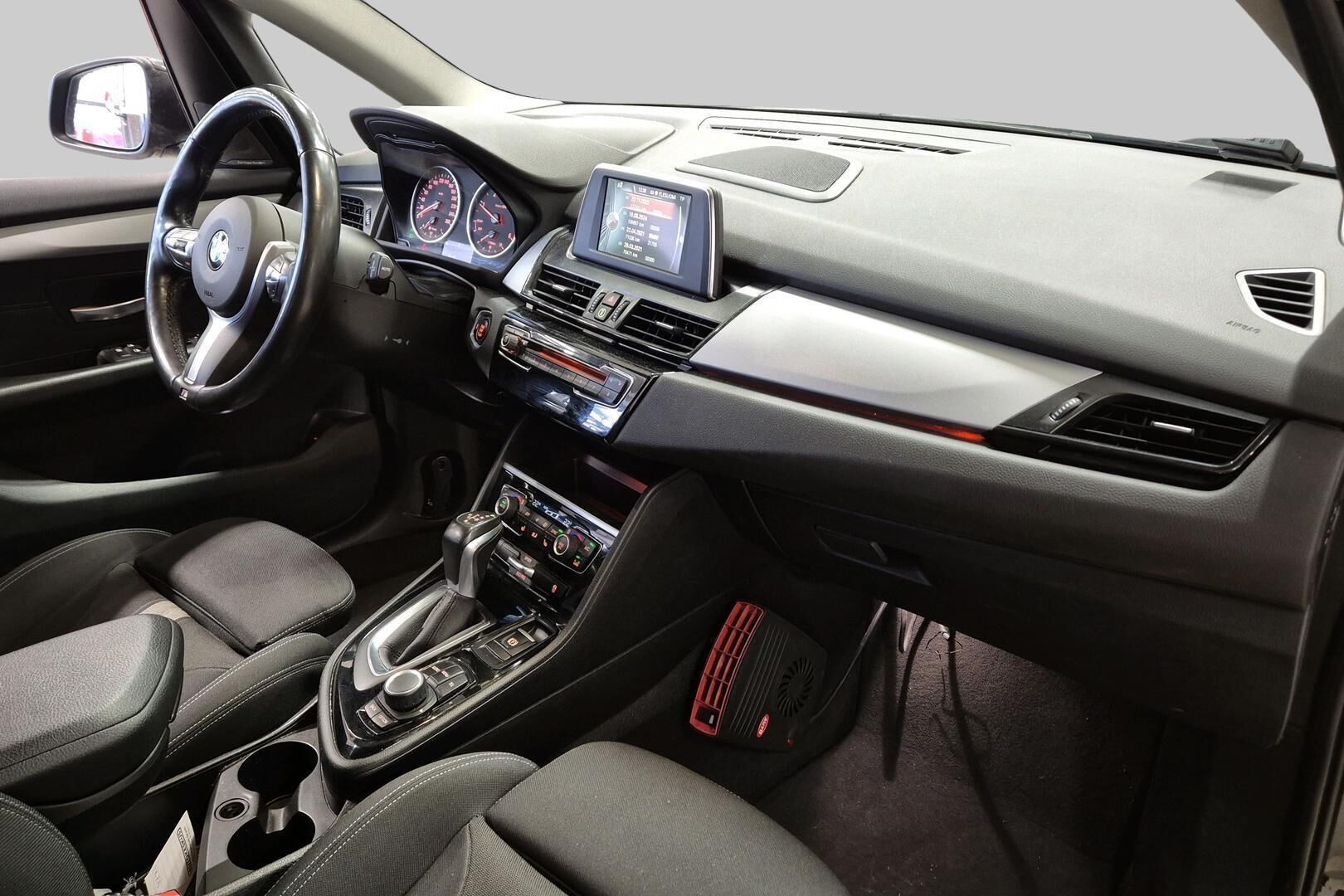 BMW 2-SARJA iso kuva 4