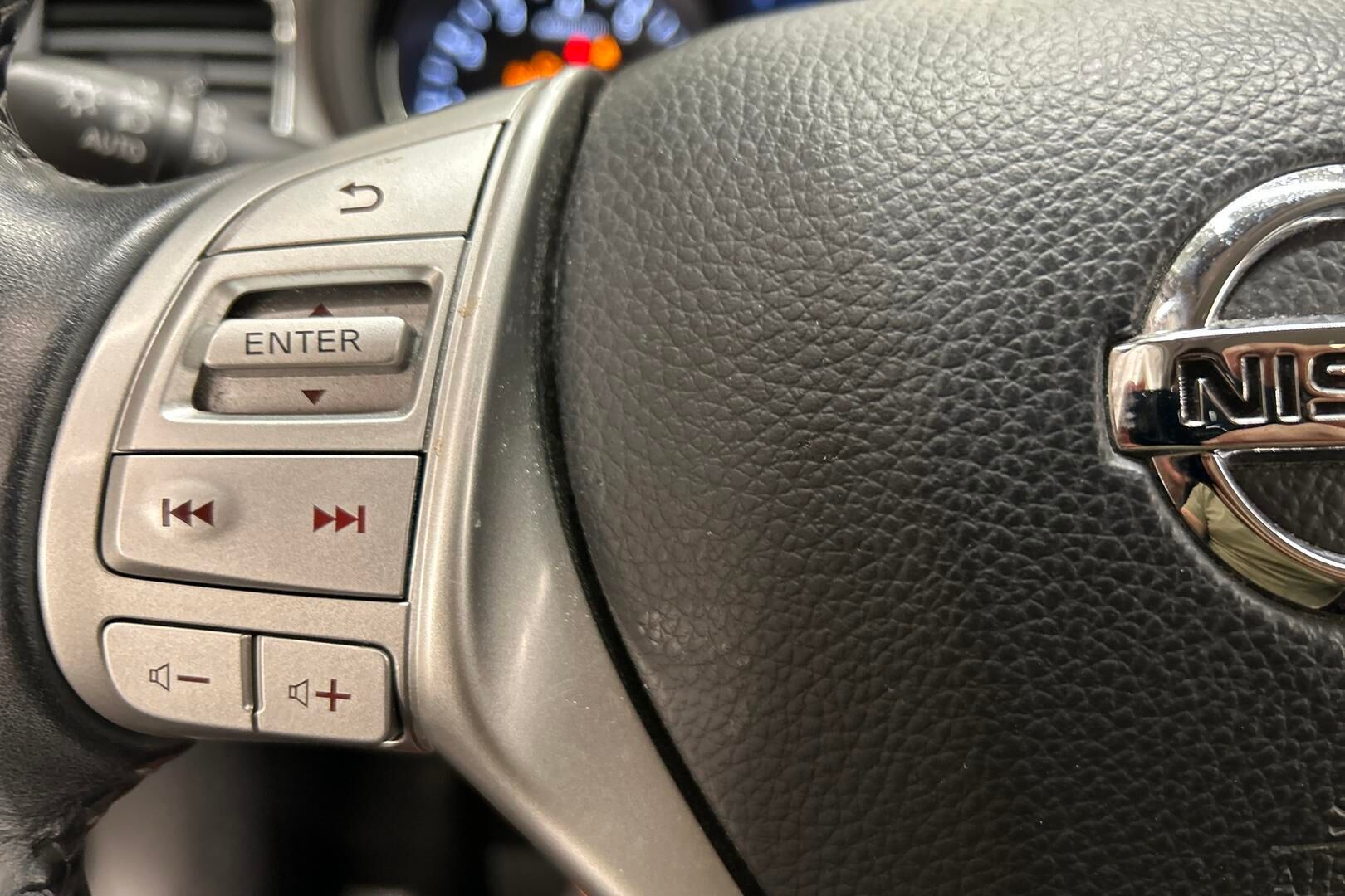 Nissan Pulsar iso kuva 19