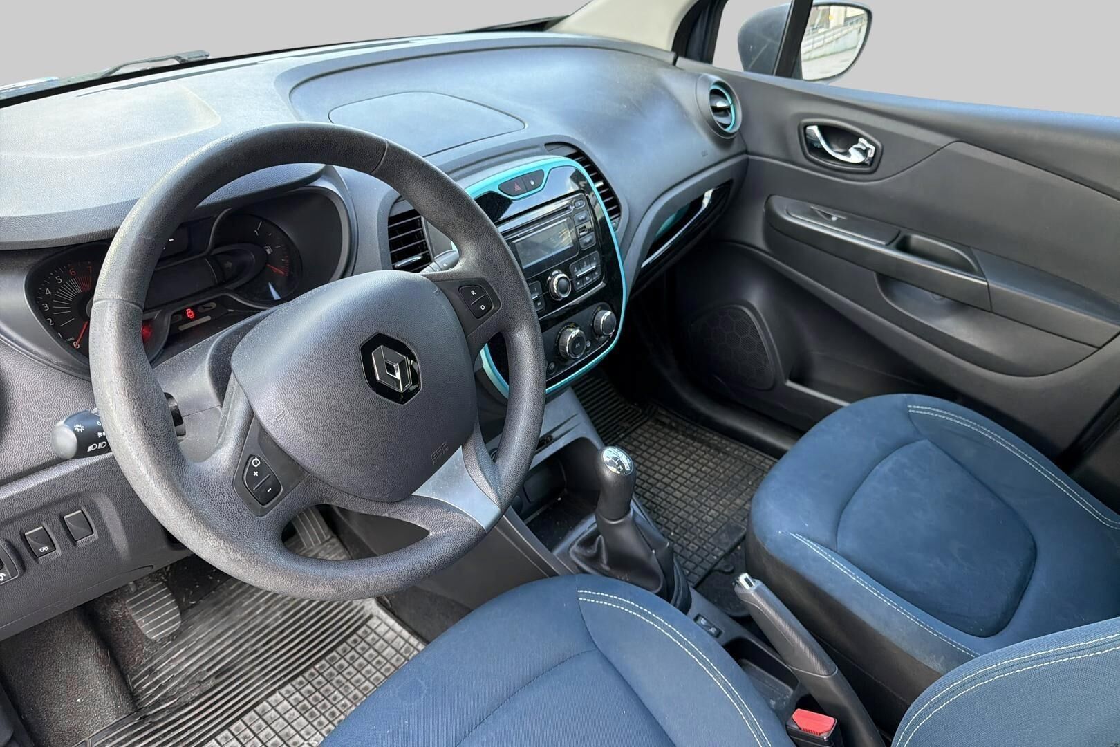 Renault Captur iso kuva 2