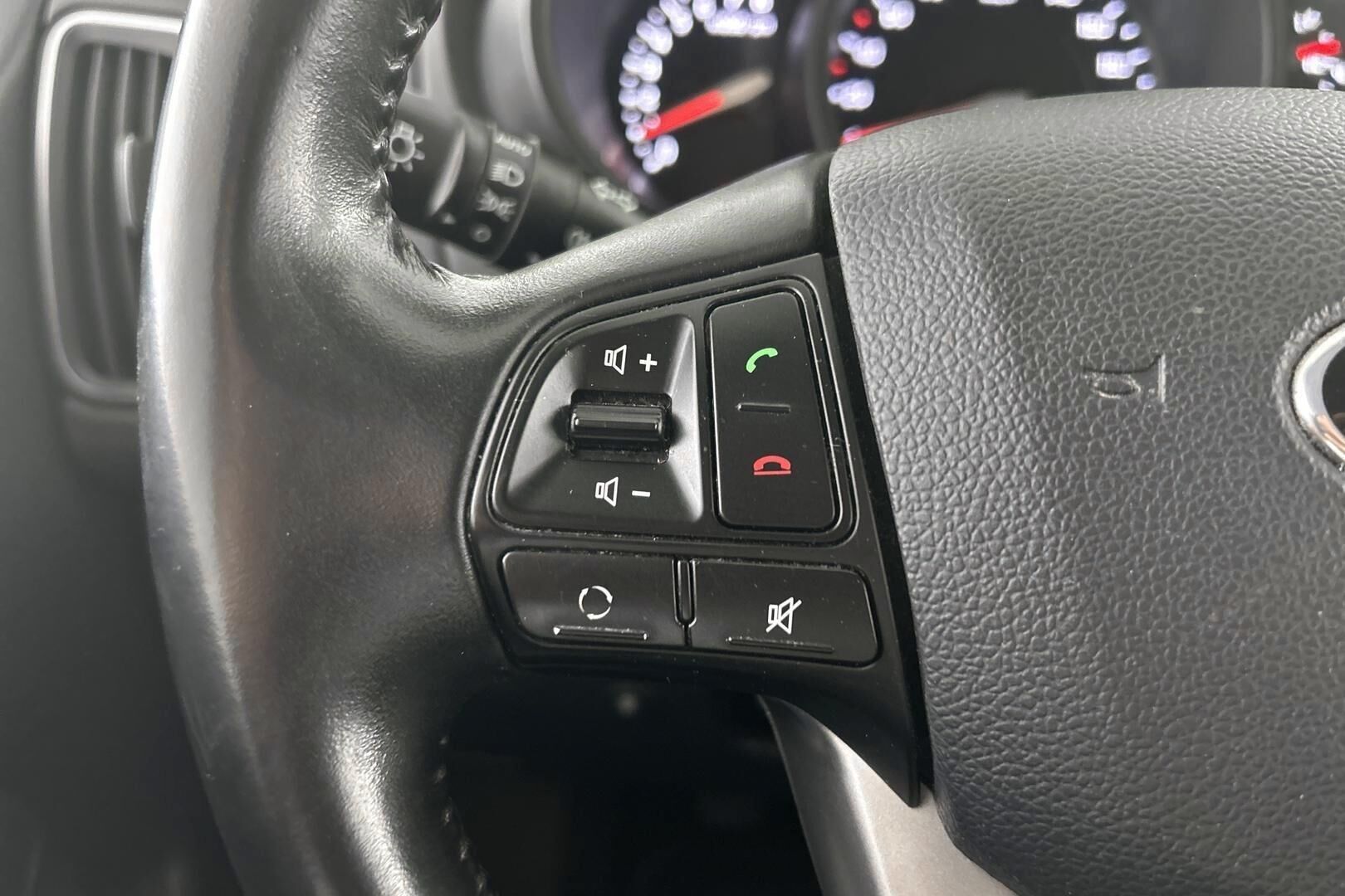 Kia Rio iso kuva 15