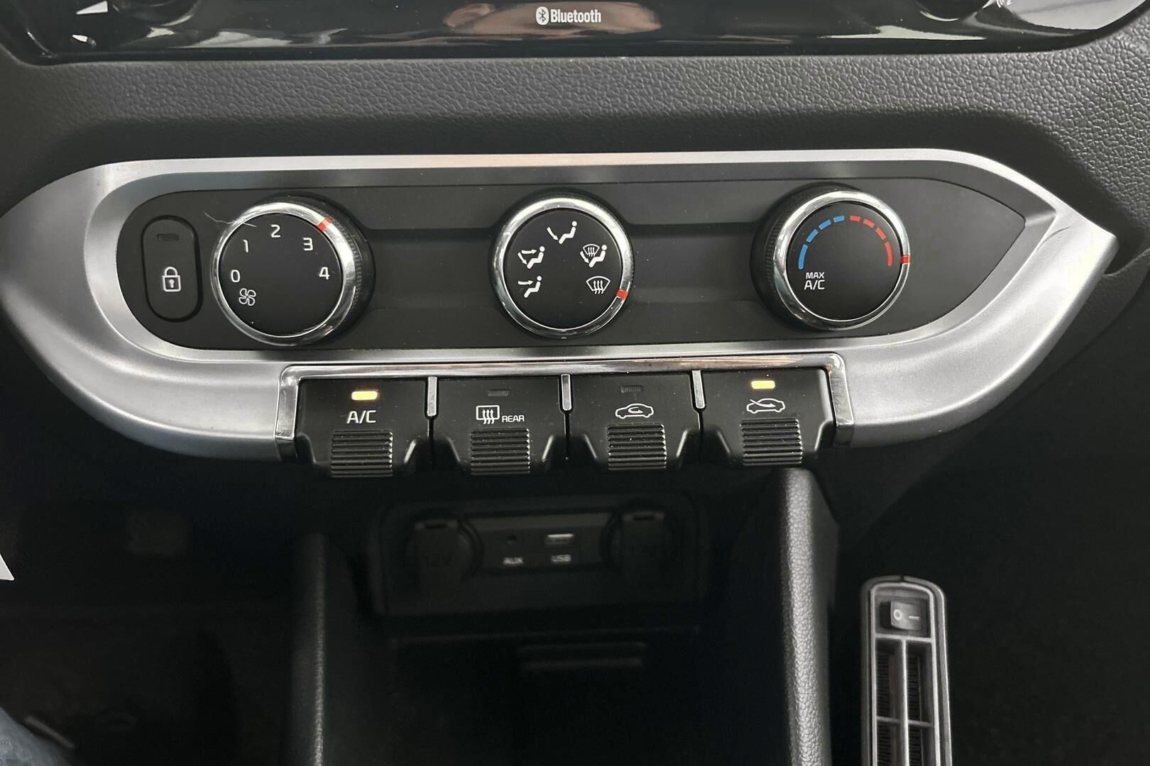 Kia Rio iso kuva 17