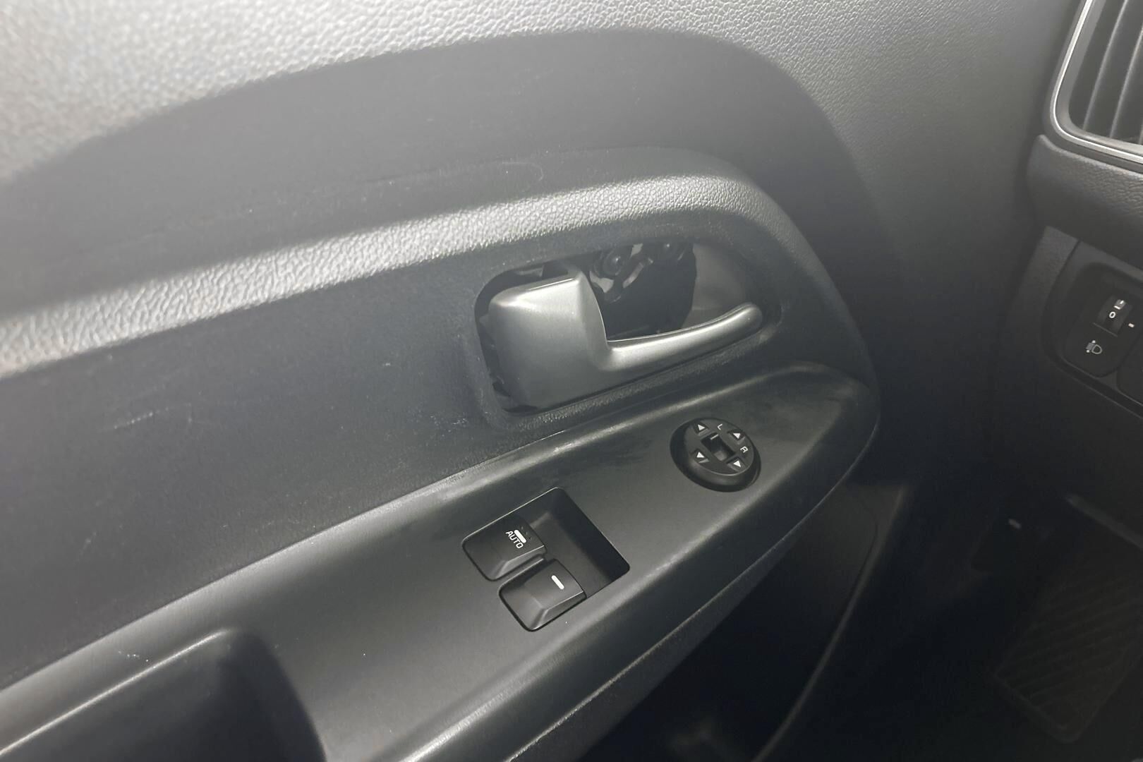 Kia Rio iso kuva 23