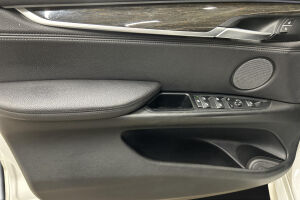 BMW X5 esikatselu 27