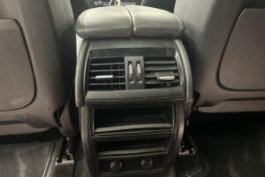 BMW X5 esikatselu 14