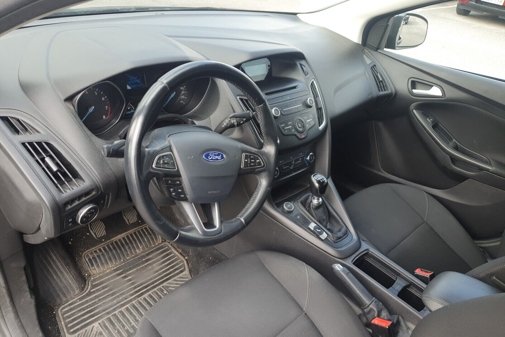 Ford Focus iso kuva 2