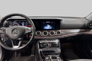 MERCEDES-BENZ E esikatselu 8