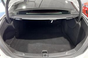 MERCEDES-BENZ E esikatselu 9