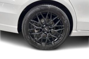 MERCEDES-BENZ E esikatselu 10