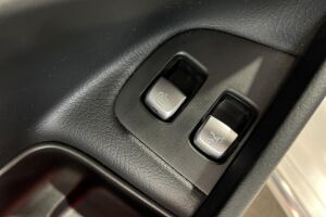 MERCEDES-BENZ E esikatselu 14