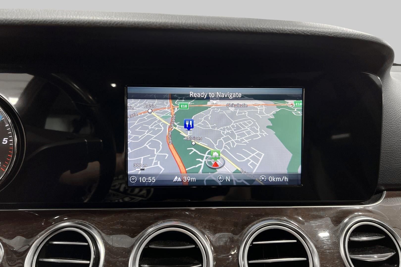 MERCEDES-BENZ E iso kuva 20