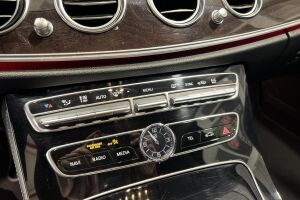 MERCEDES-BENZ E esikatselu 21