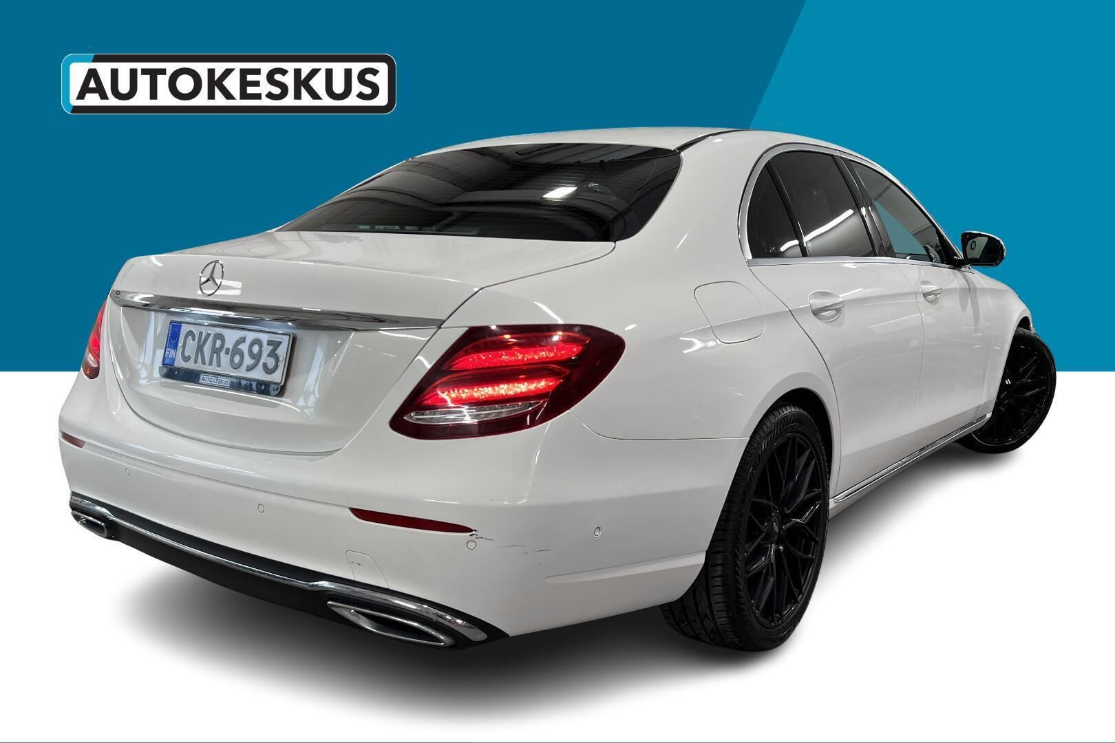 MERCEDES-BENZ E iso kuva 4