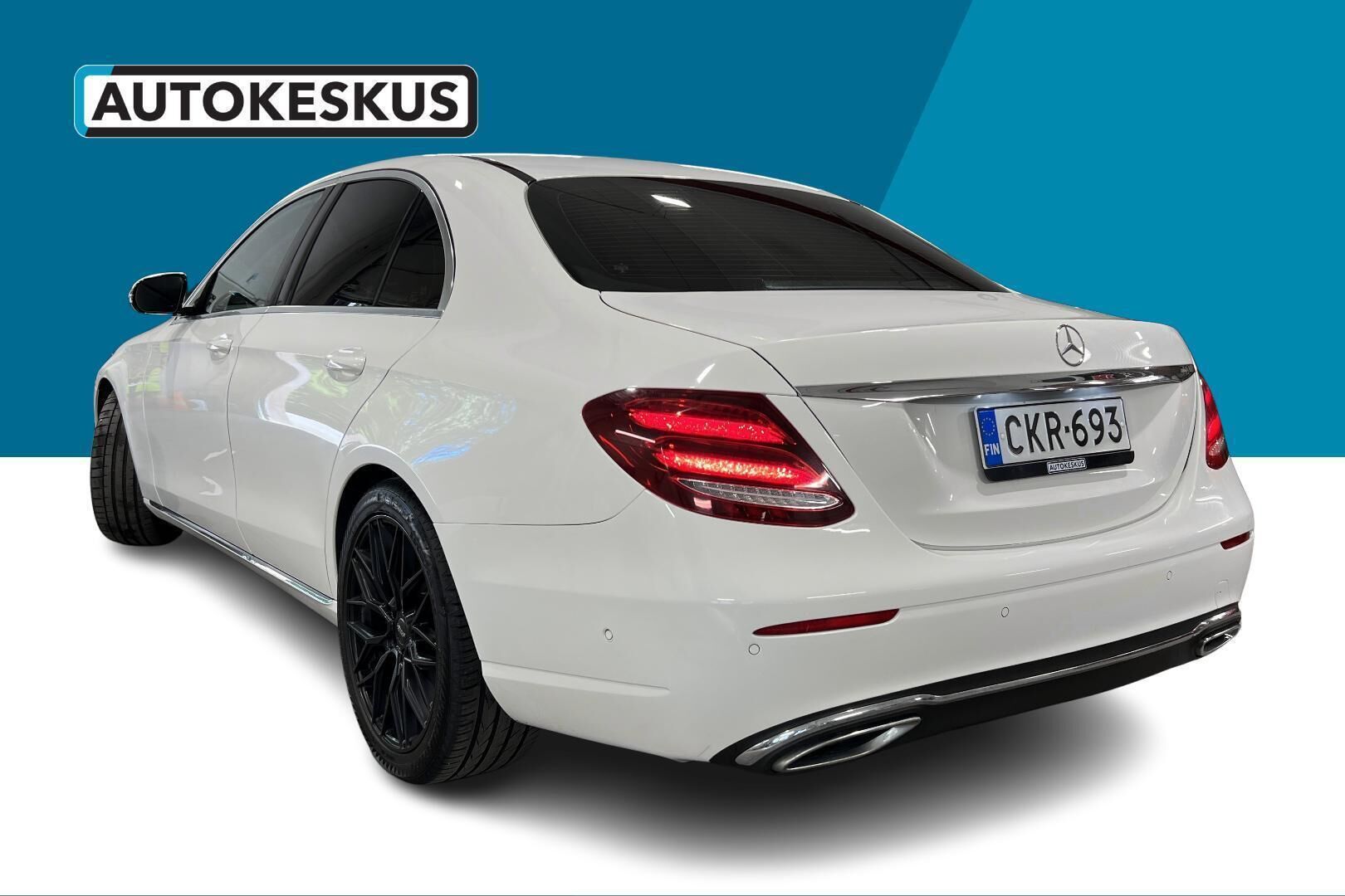 MERCEDES-BENZ E iso kuva 26