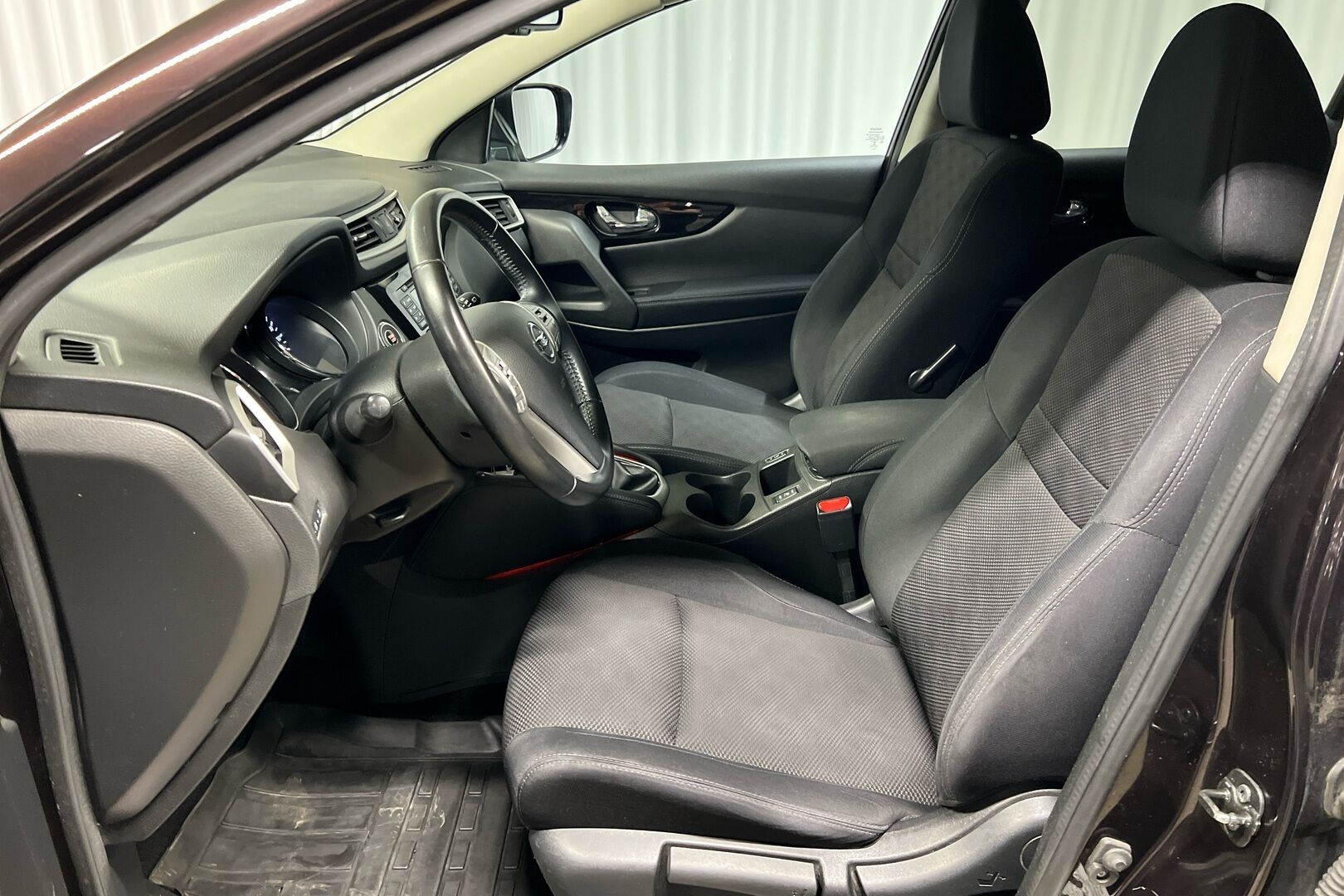 Nissan Qashqai iso kuva 7