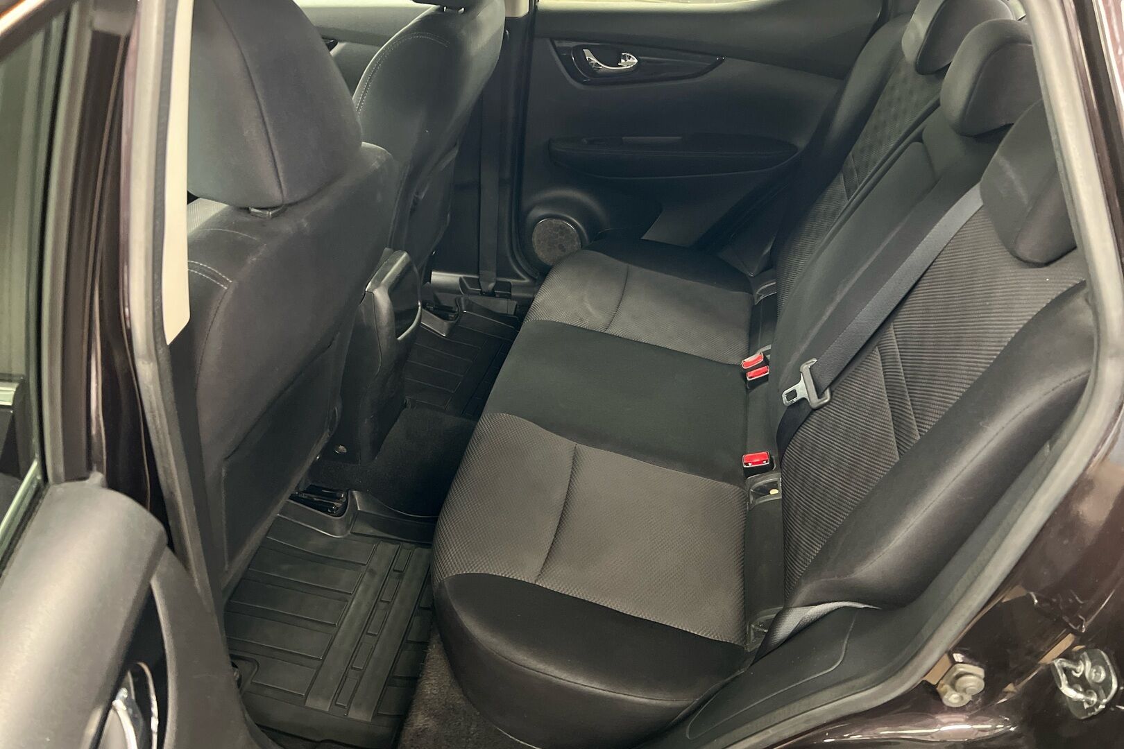 Nissan Qashqai iso kuva 8
