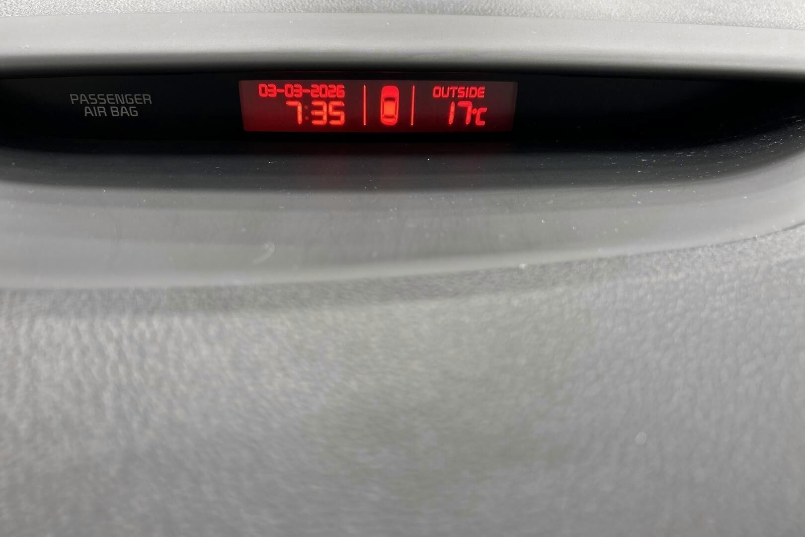 Kia cee'd iso kuva 19