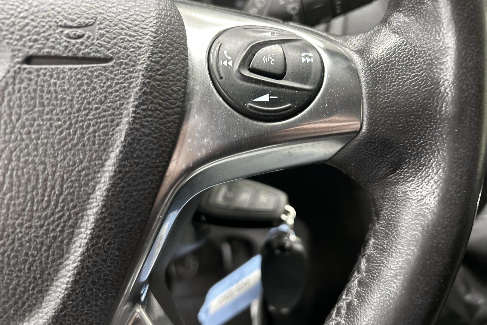 Ford Transit iso kuva 14