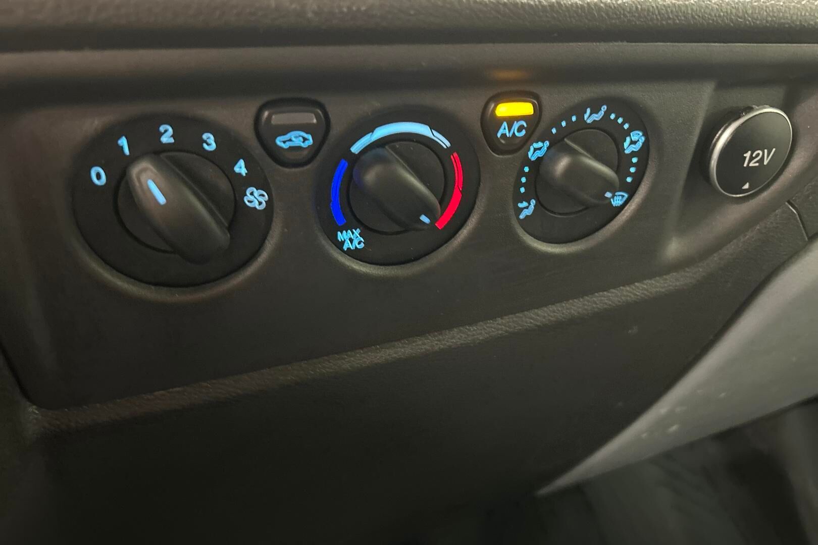 Ford Transit iso kuva 20