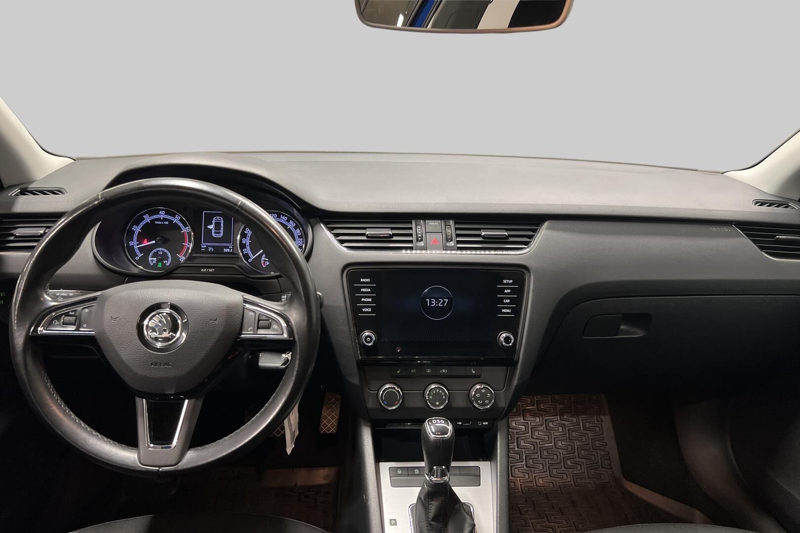 Skoda Octavia iso kuva 10