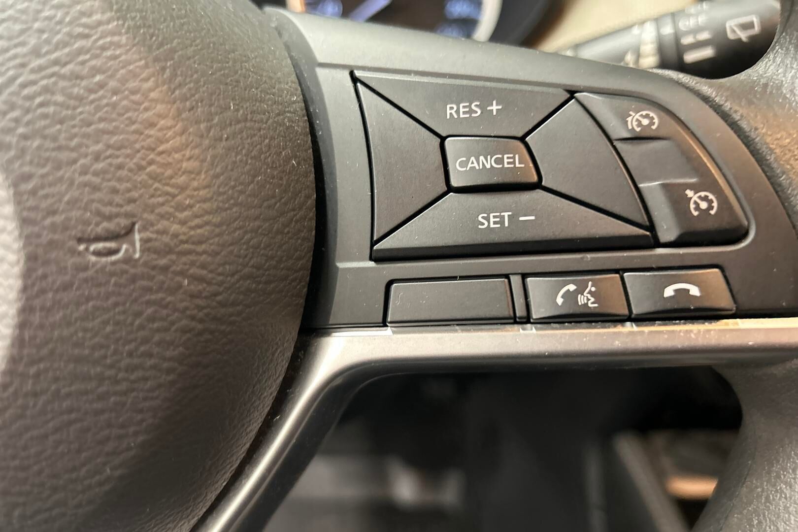 Nissan Micra iso kuva 17