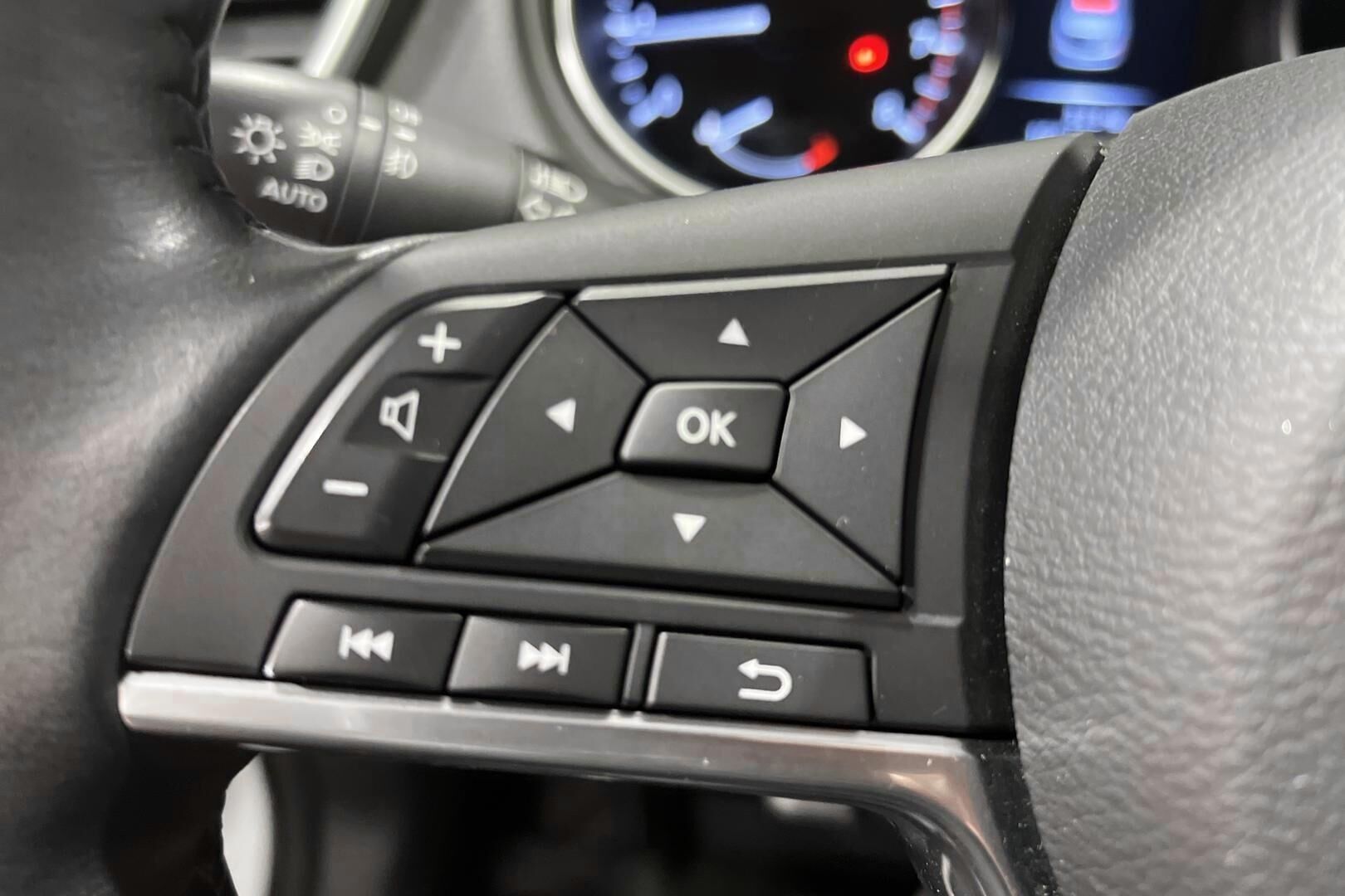 Nissan Qashqai iso kuva 14