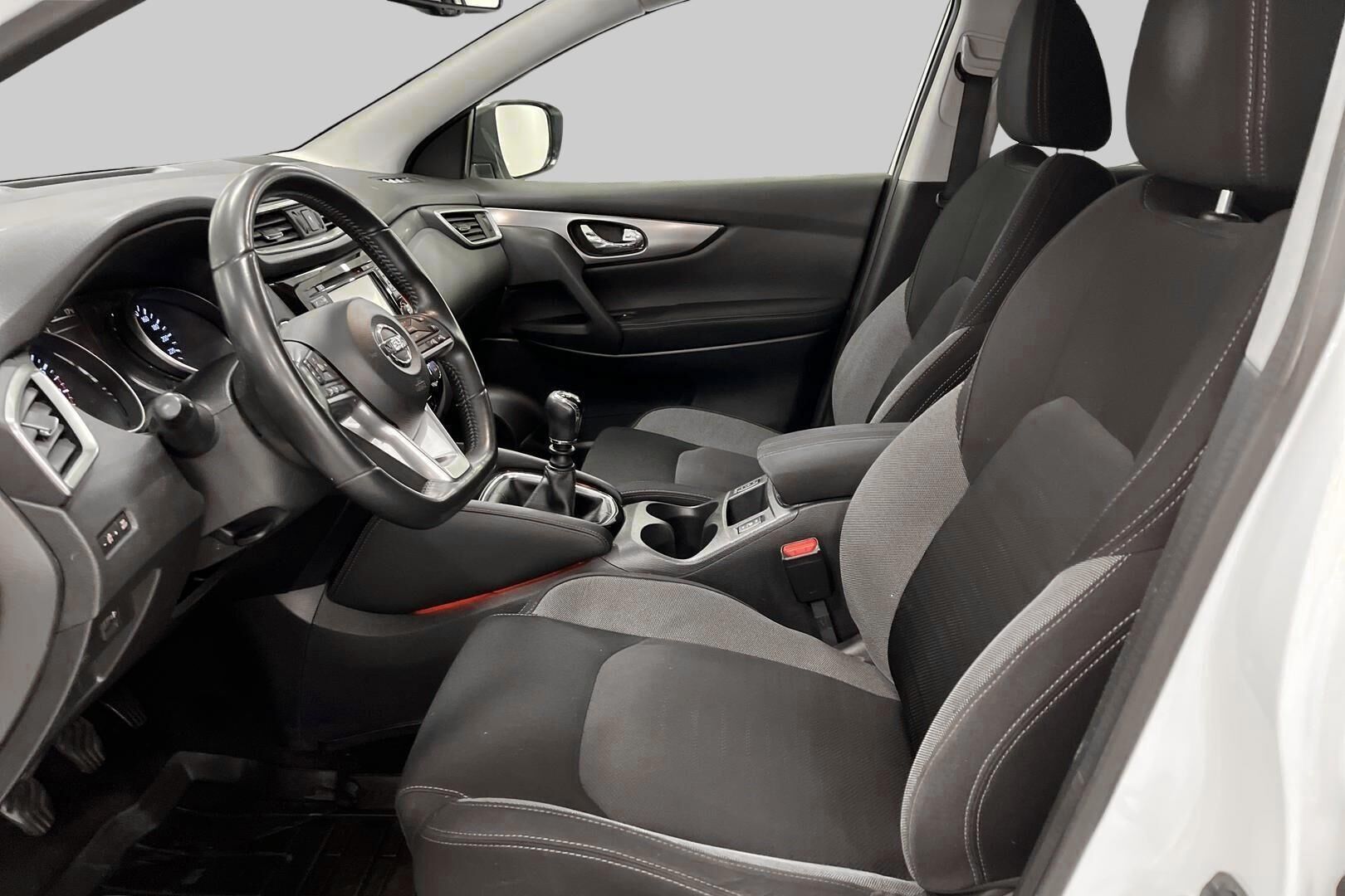 Nissan Qashqai iso kuva 9