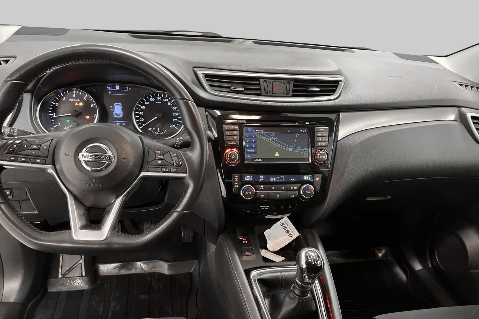 Nissan Qashqai iso kuva 11