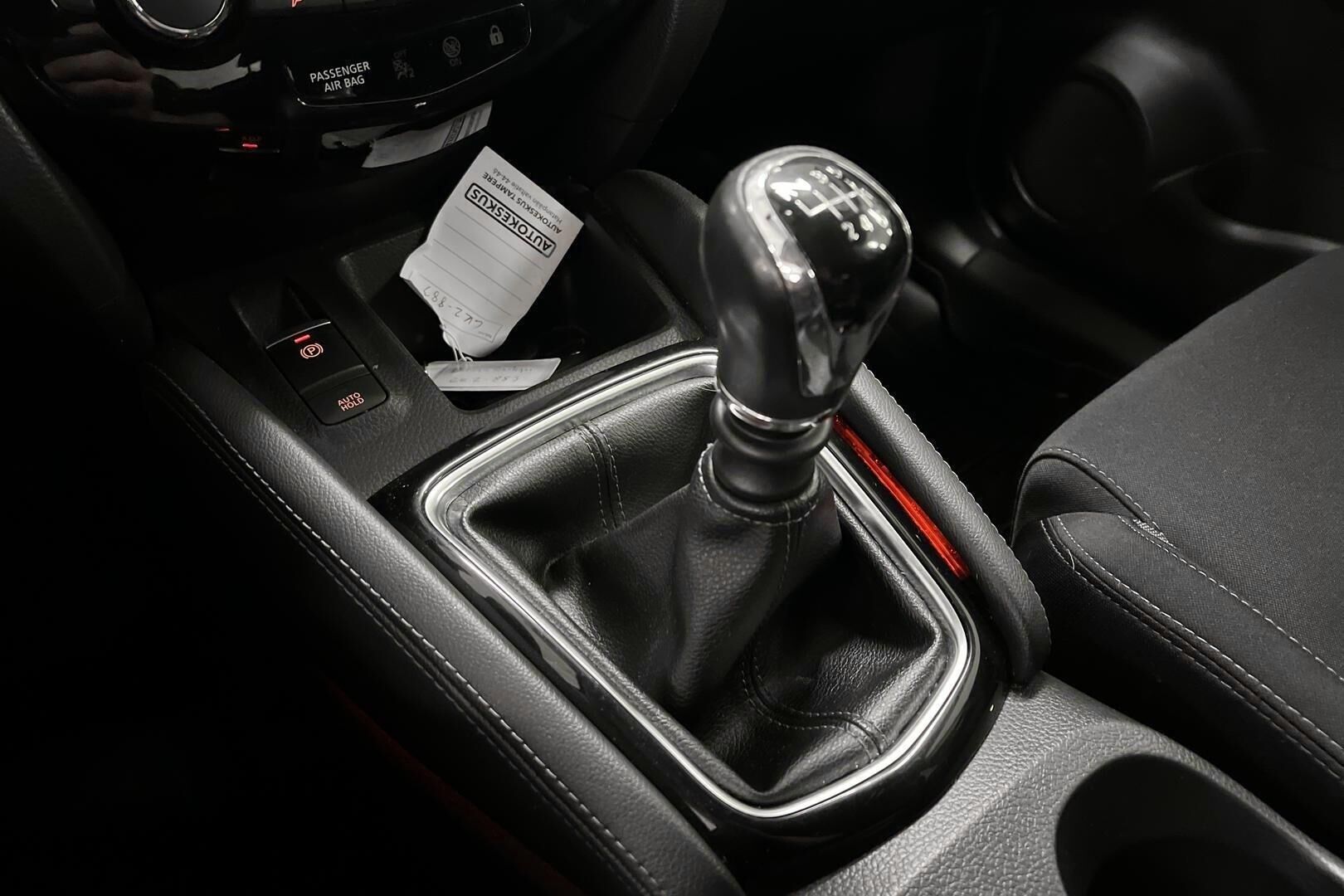 Nissan Qashqai iso kuva 17