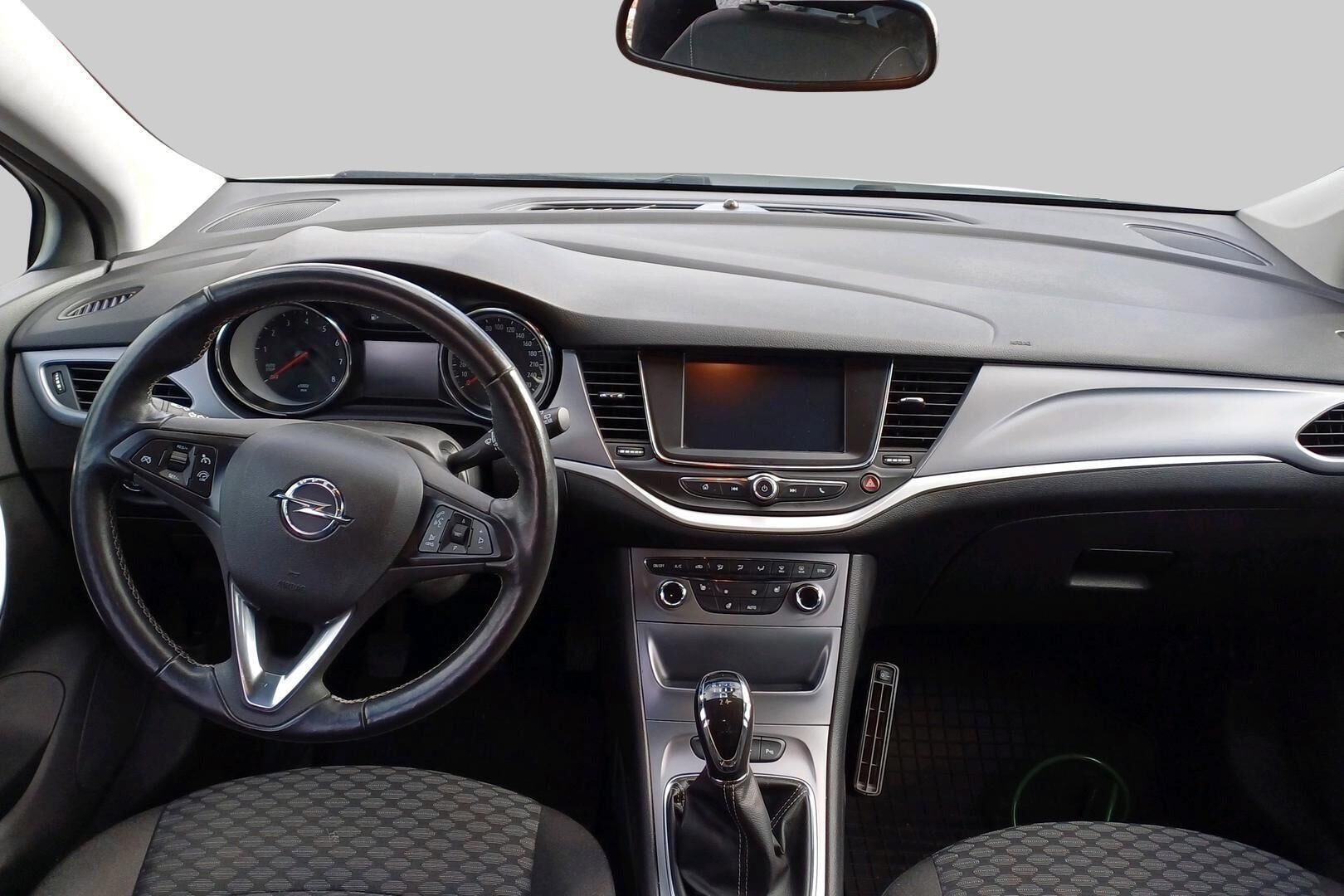Opel Astra iso kuva 2