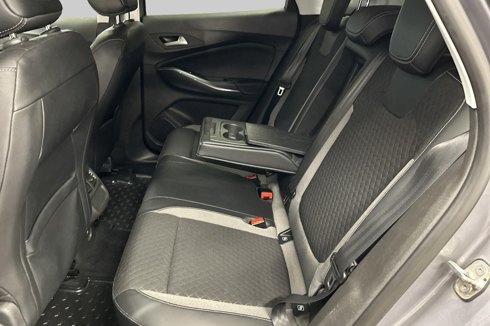Opel Grandland X iso kuva 8