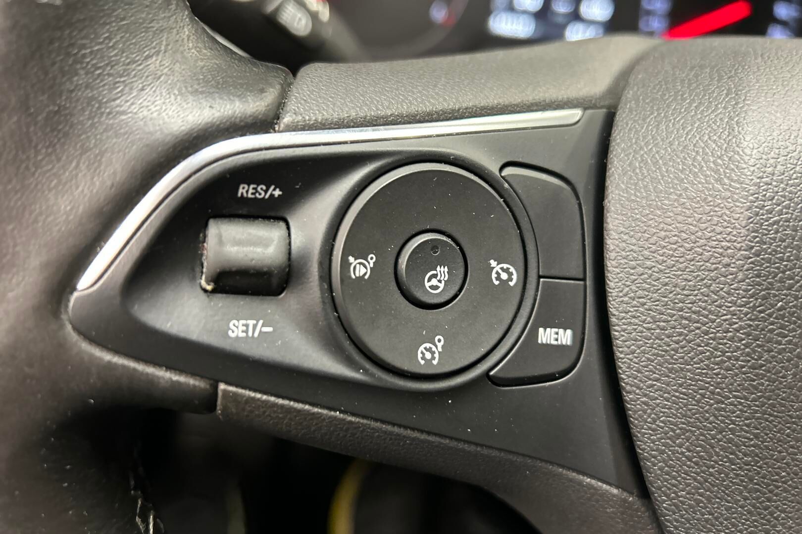 Opel Grandland X iso kuva 23