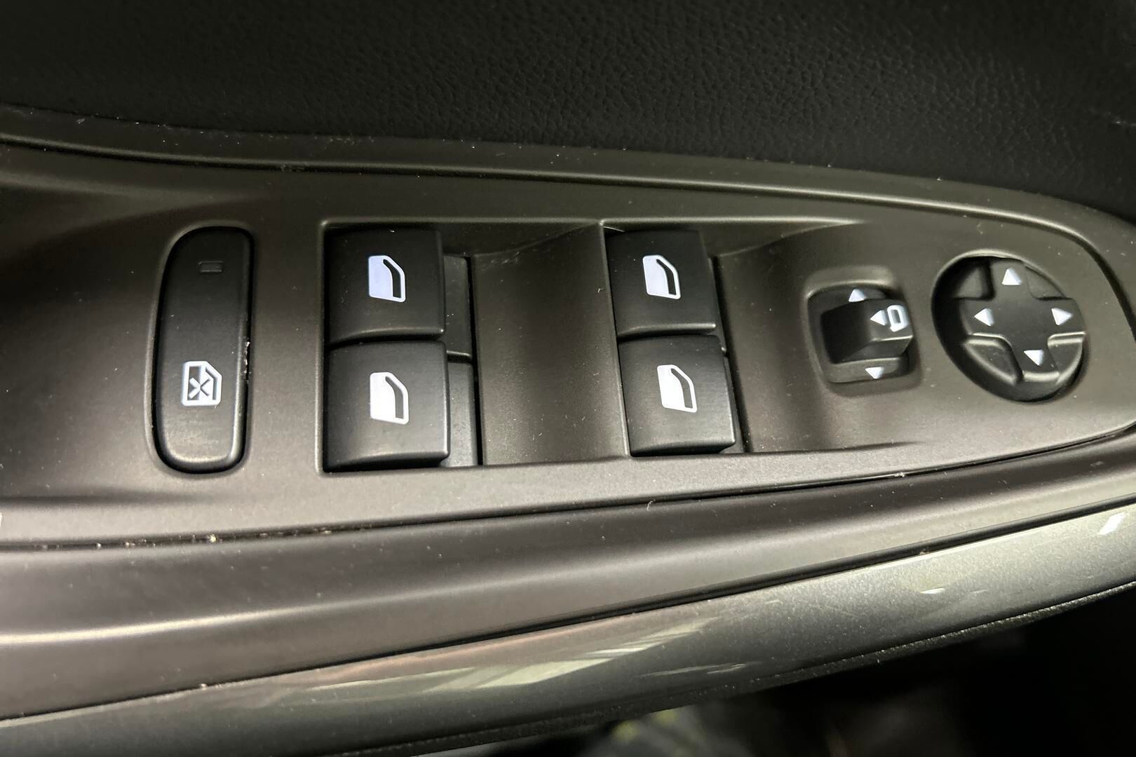 Opel Grandland X iso kuva 16