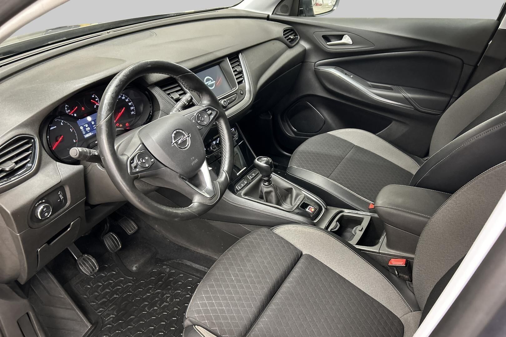 Opel Grandland X iso kuva 22
